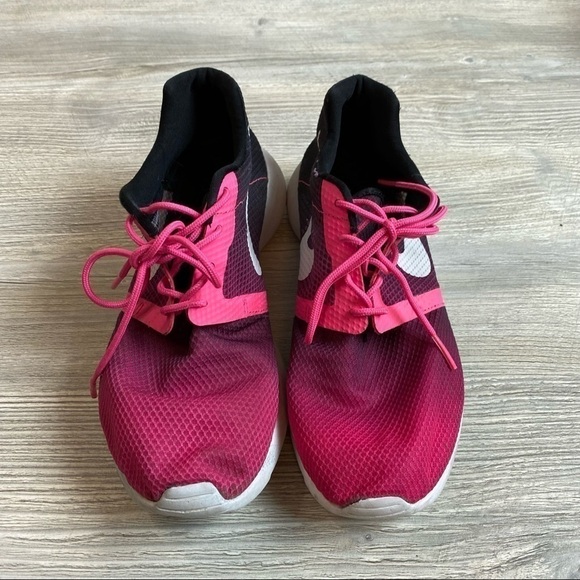 Nike Roshe Run flight weight Y6 or woman’s 7.5 ombré pink to black running shoe - Picture 3 of 13
